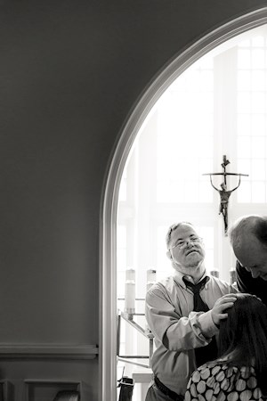 Fritz Schloss, a member of L’Arche in Washington, DC, regularly offers parishioners healing prayer at St. Mary’s Episcopal Church in Arlington, Virginia.